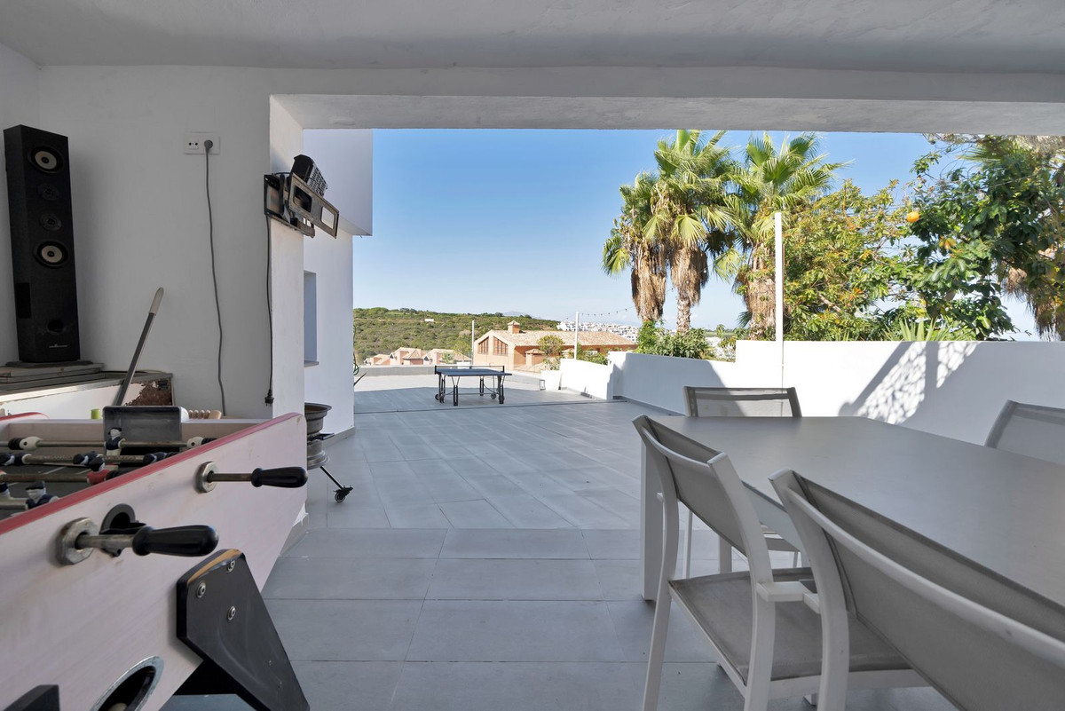 Se vende Villa - Chalet de 4 dormitorios en Costa Del Sol, Cadiz, España