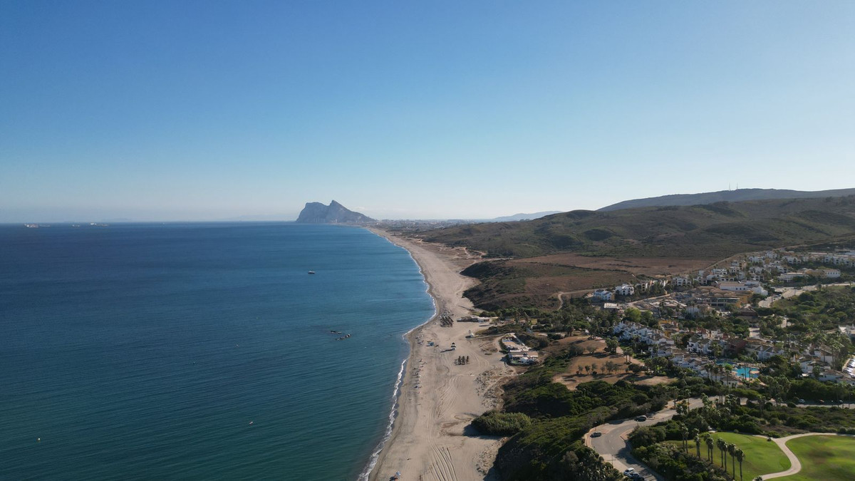 Se vende Villa - Chalet de 4 dormitorios en Costa Del Sol, Cadiz, España