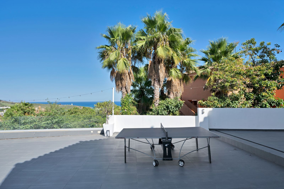 Se vende Villa - Chalet de 4 dormitorios en Costa Del Sol, Cadiz, España