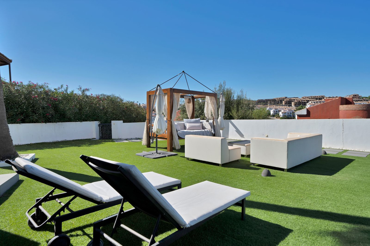 Se vende Villa - Chalet de 4 dormitorios en Costa Del Sol, Cadiz, España