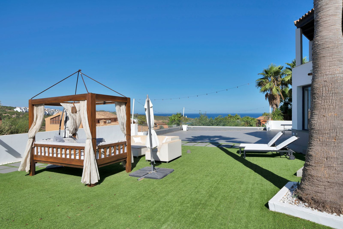 Se vende Villa - Chalet de 4 dormitorios en Costa Del Sol, Cadiz, España