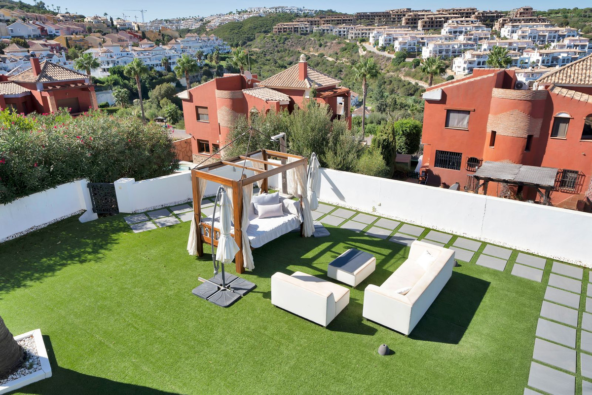 Se vende Villa - Chalet de 4 dormitorios en Costa Del Sol, Cadiz, España