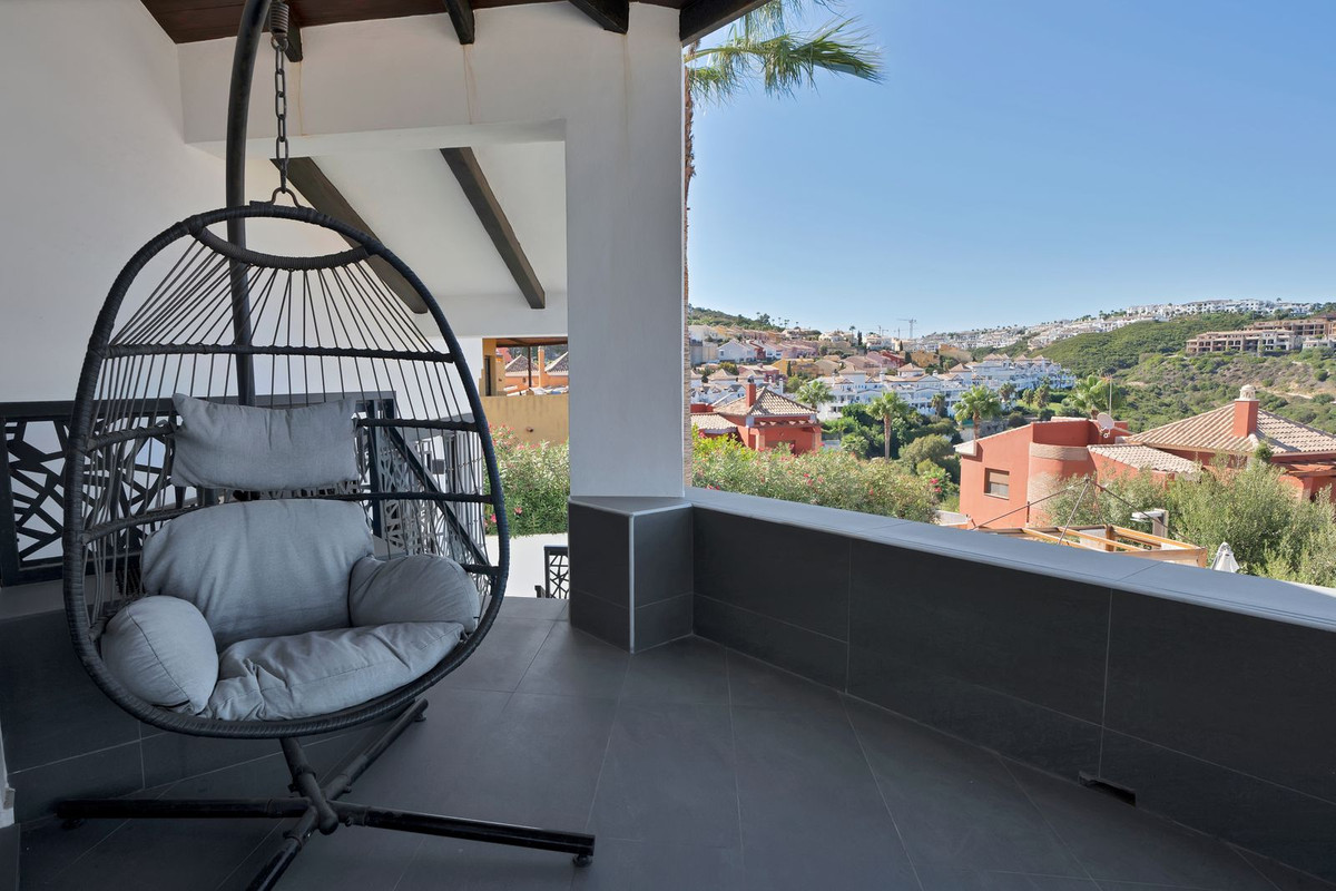 Se vende Villa - Chalet de 4 dormitorios en Costa Del Sol, Cadiz, España