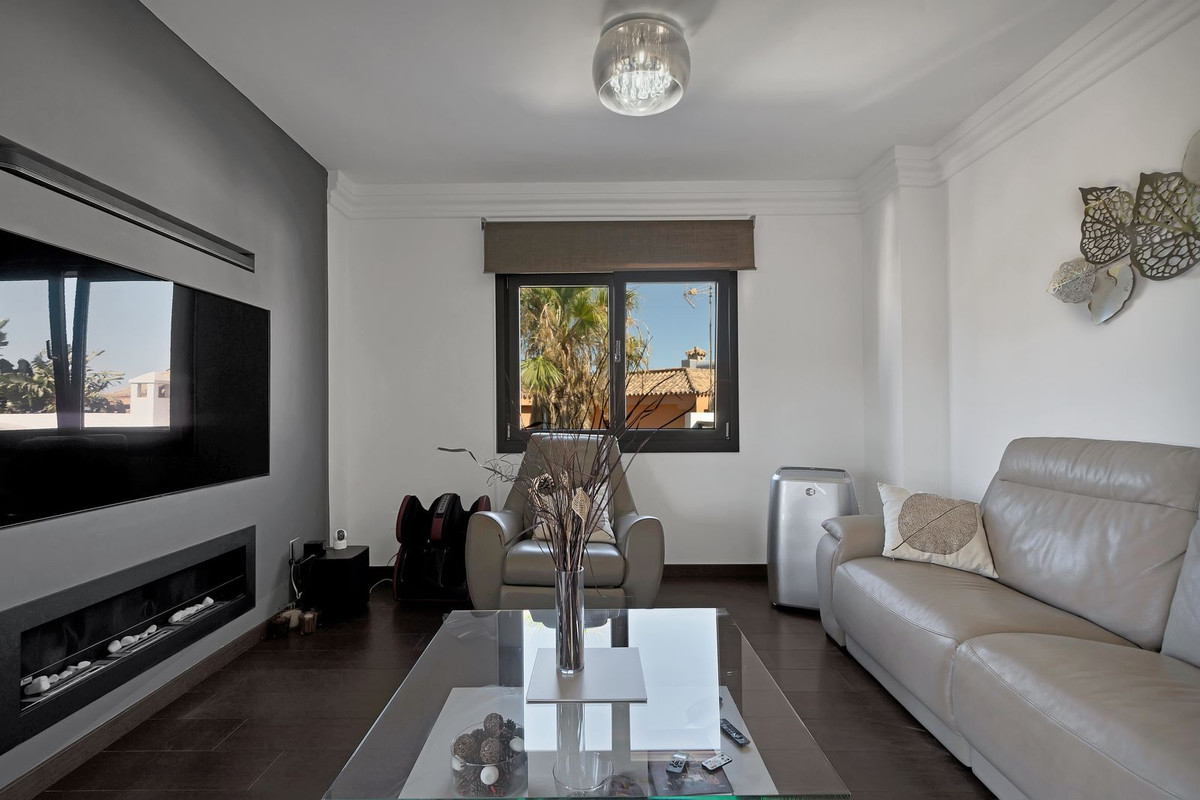 Se vende Villa - Chalet de 4 dormitorios en Costa Del Sol, Cadiz, España