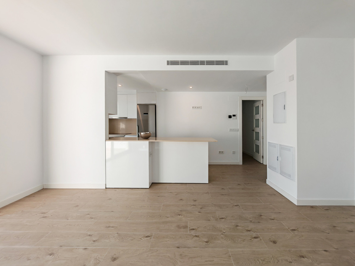 2 Bed Apartment for sale in Estepona Costa Del Sol, Málaga, Spain