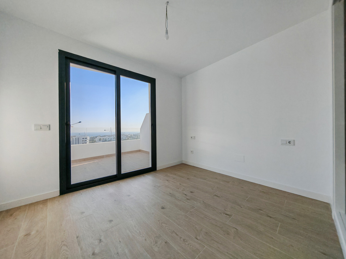 2 Bed Apartment for sale in Estepona Costa Del Sol, Málaga, Spain