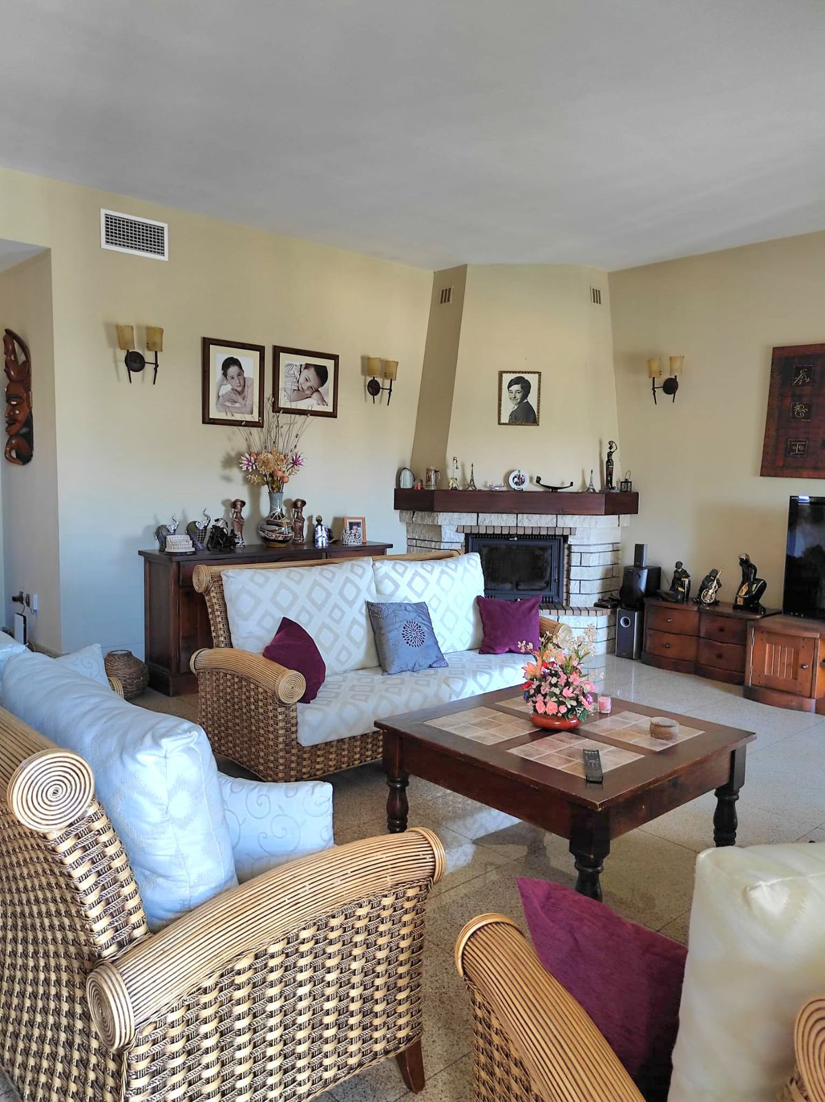 4 Bed Townhouse for sale in Sierrezuela Costa Del Sol, Málaga, Spain