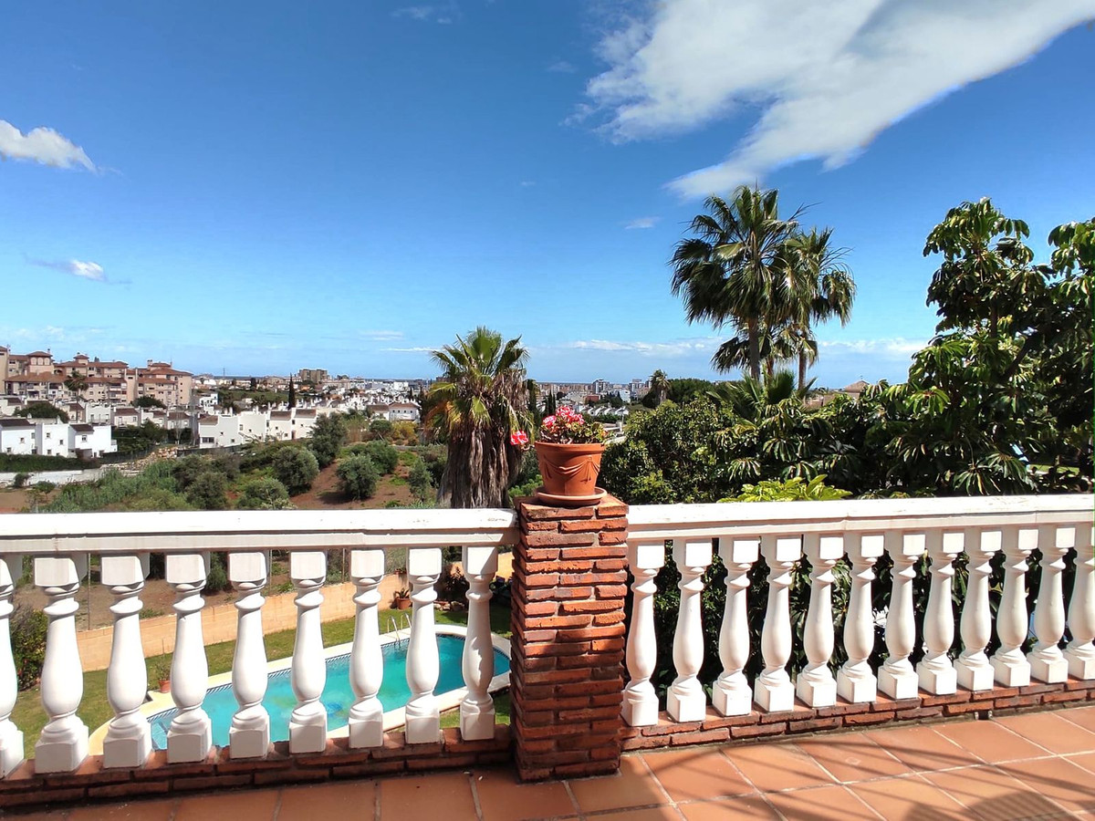 4 Bed Townhouse for sale in Sierrezuela Costa Del Sol, Málaga, Spain