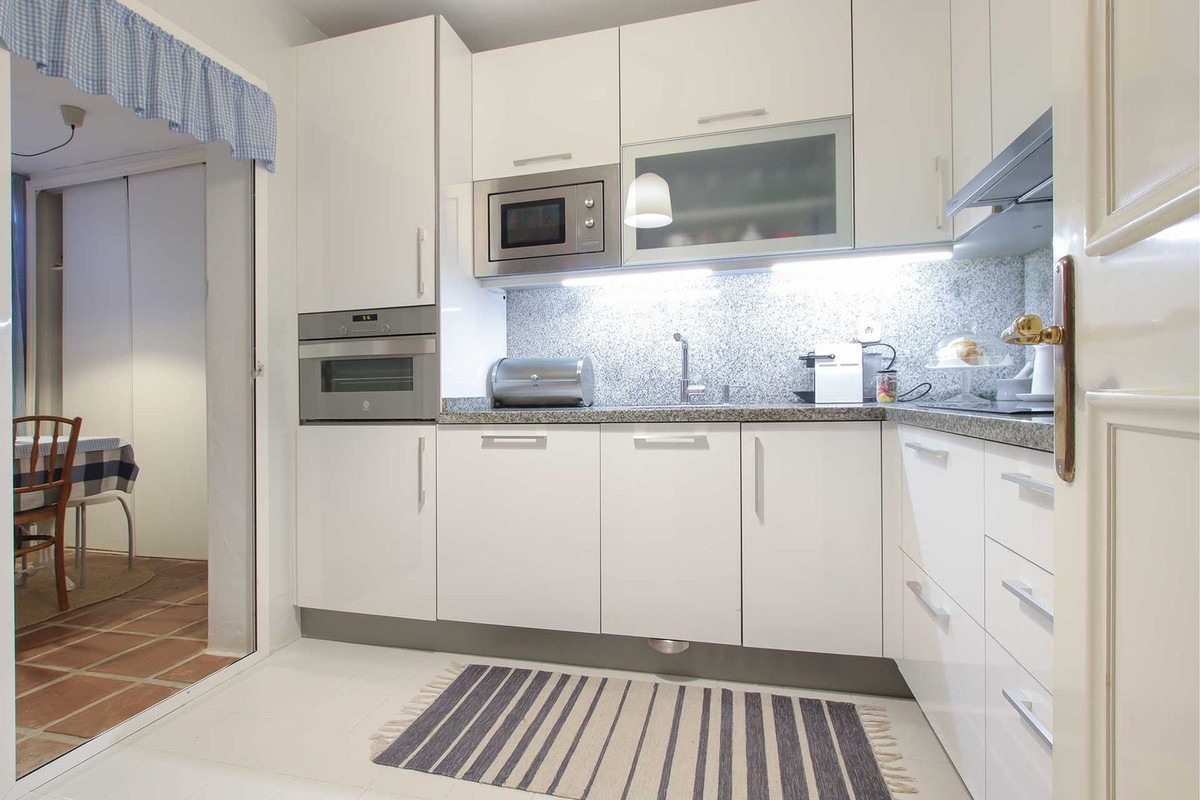 2 Bed Apartment for sale in The Golden Mile Costa Del Sol, Málaga, Spain