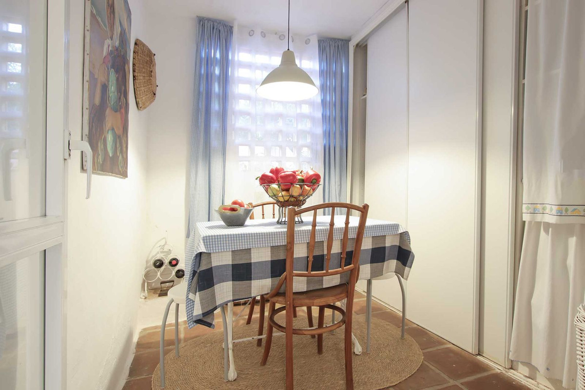 2 Bed Apartment for sale in The Golden Mile Costa Del Sol, Málaga, Spain
