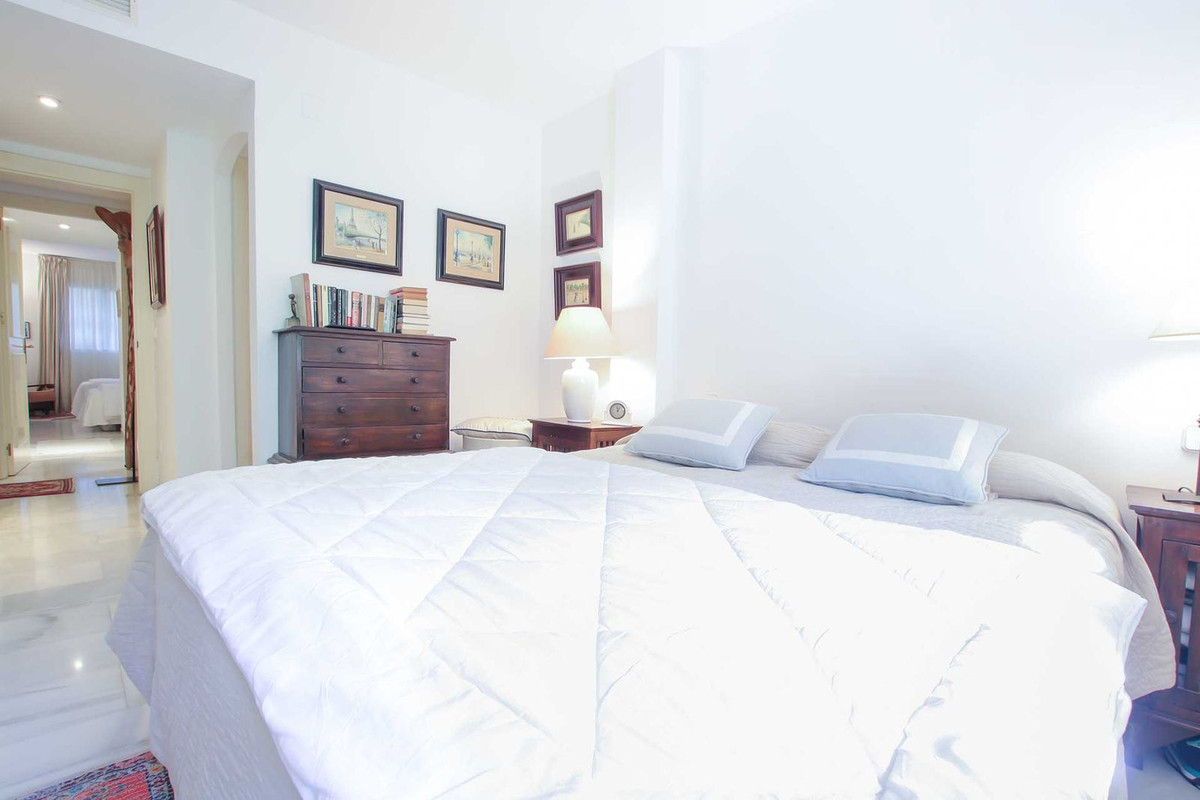 2 Bed Apartment for sale in The Golden Mile Costa Del Sol, Málaga, Spain
