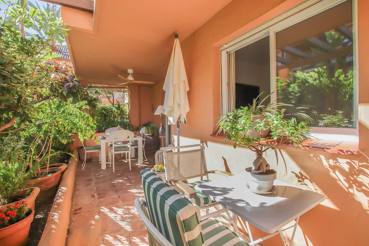 2 Bed Apartment for sale in The Golden Mile Costa Del Sol, Málaga, Spain