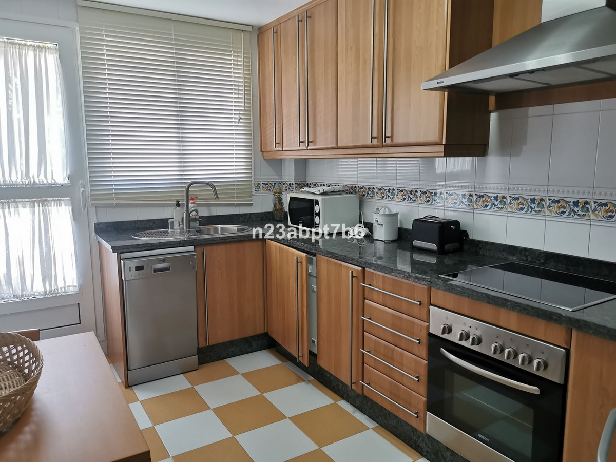 Se vende Apartamento Planta Media de 3 dormitorios en Costa Del Sol, Málaga, España