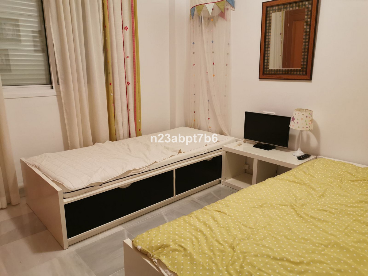 Se vende Apartamento Planta Media de 3 dormitorios en Costa Del Sol, Málaga, España