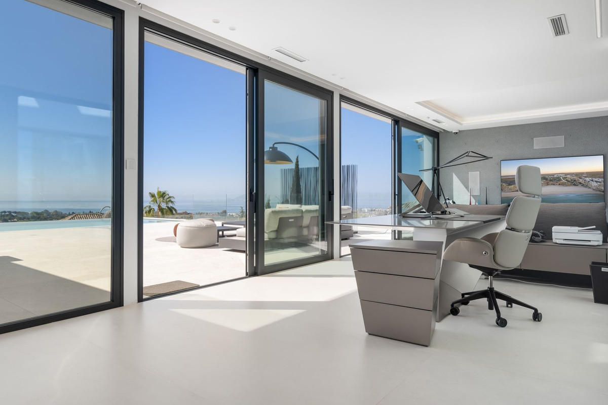 Se vende Villa - Chalet de 6 dormitorios en Costa Del Sol, Málaga, España