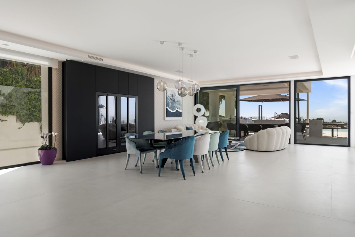 Se vende Villa - Chalet de 6 dormitorios en Costa Del Sol, Málaga, España