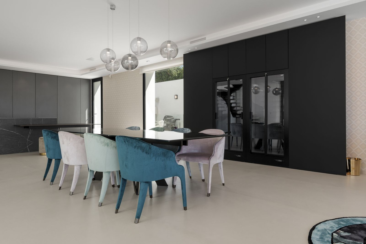 Se vende Villa - Chalet de 6 dormitorios en Costa Del Sol, Málaga, España