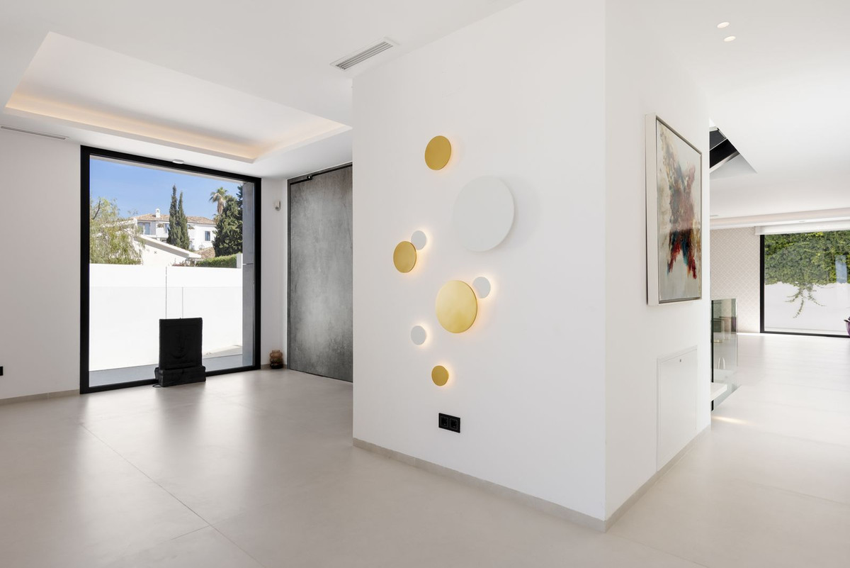 Se vende Villa - Chalet de 6 dormitorios en Costa Del Sol, Málaga, España