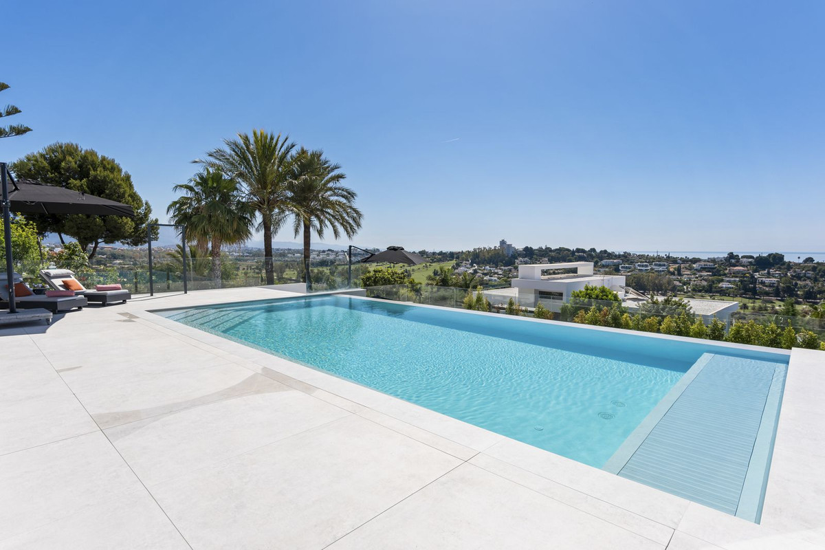 Se vende Villa - Chalet de 6 dormitorios en Costa Del Sol, Málaga, España