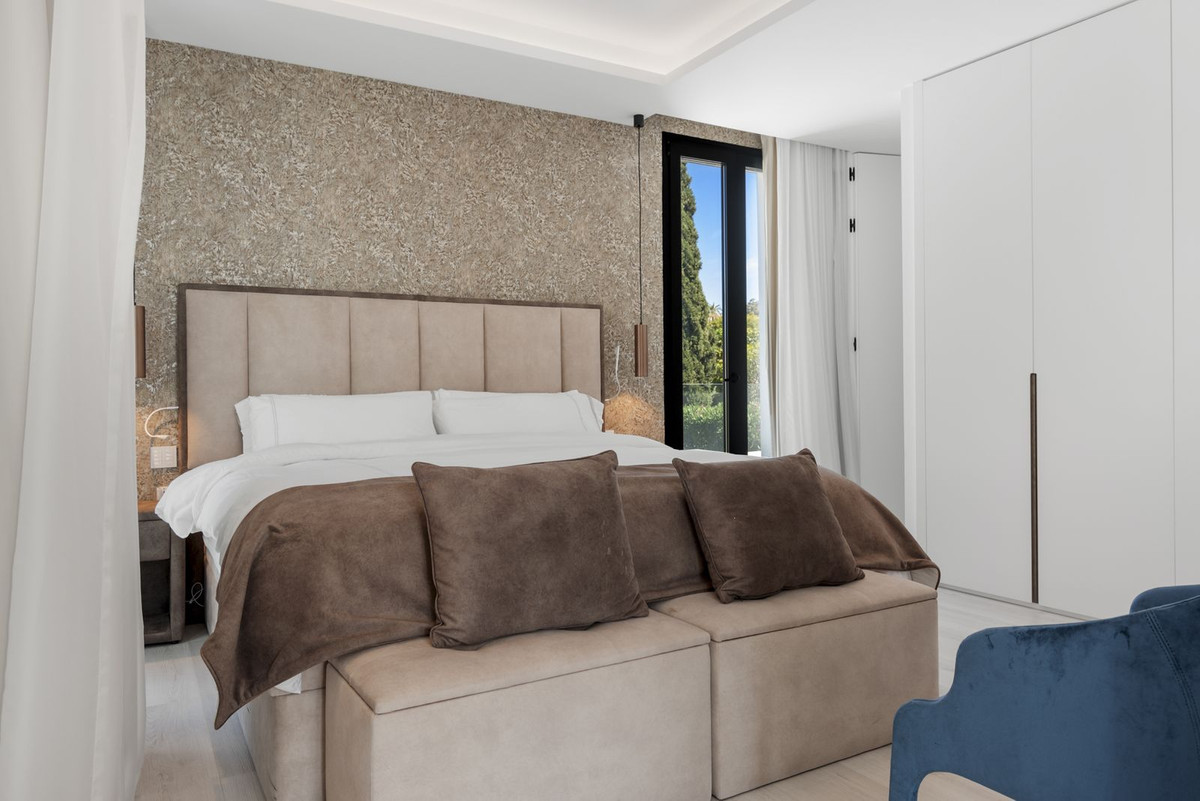 Se vende Villa - Chalet de 6 dormitorios en Costa Del Sol, Málaga, España