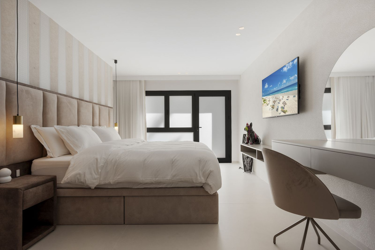 Se vende Villa - Chalet de 6 dormitorios en Costa Del Sol, Málaga, España
