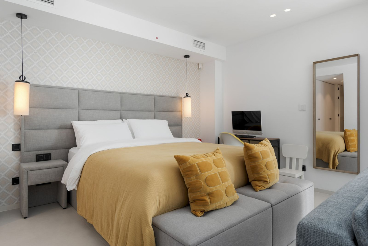 Se vende Villa - Chalet de 6 dormitorios en Costa Del Sol, Málaga, España