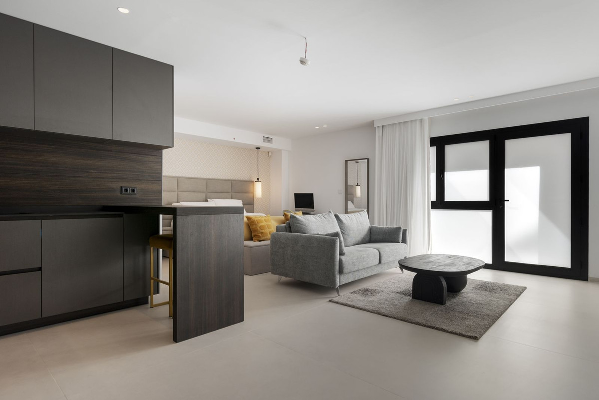 Se vende Villa - Chalet de 6 dormitorios en Costa Del Sol, Málaga, España