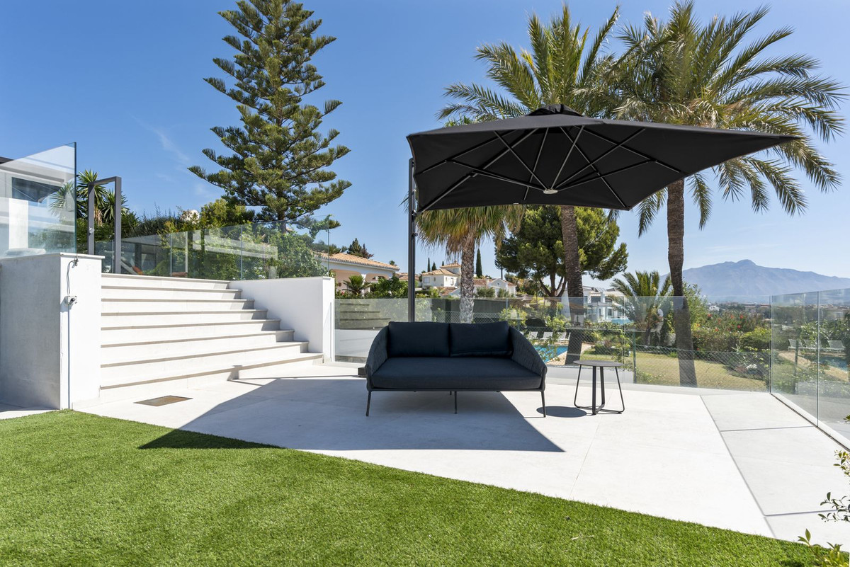 Se vende Villa - Chalet de 6 dormitorios en Costa Del Sol, Málaga, España