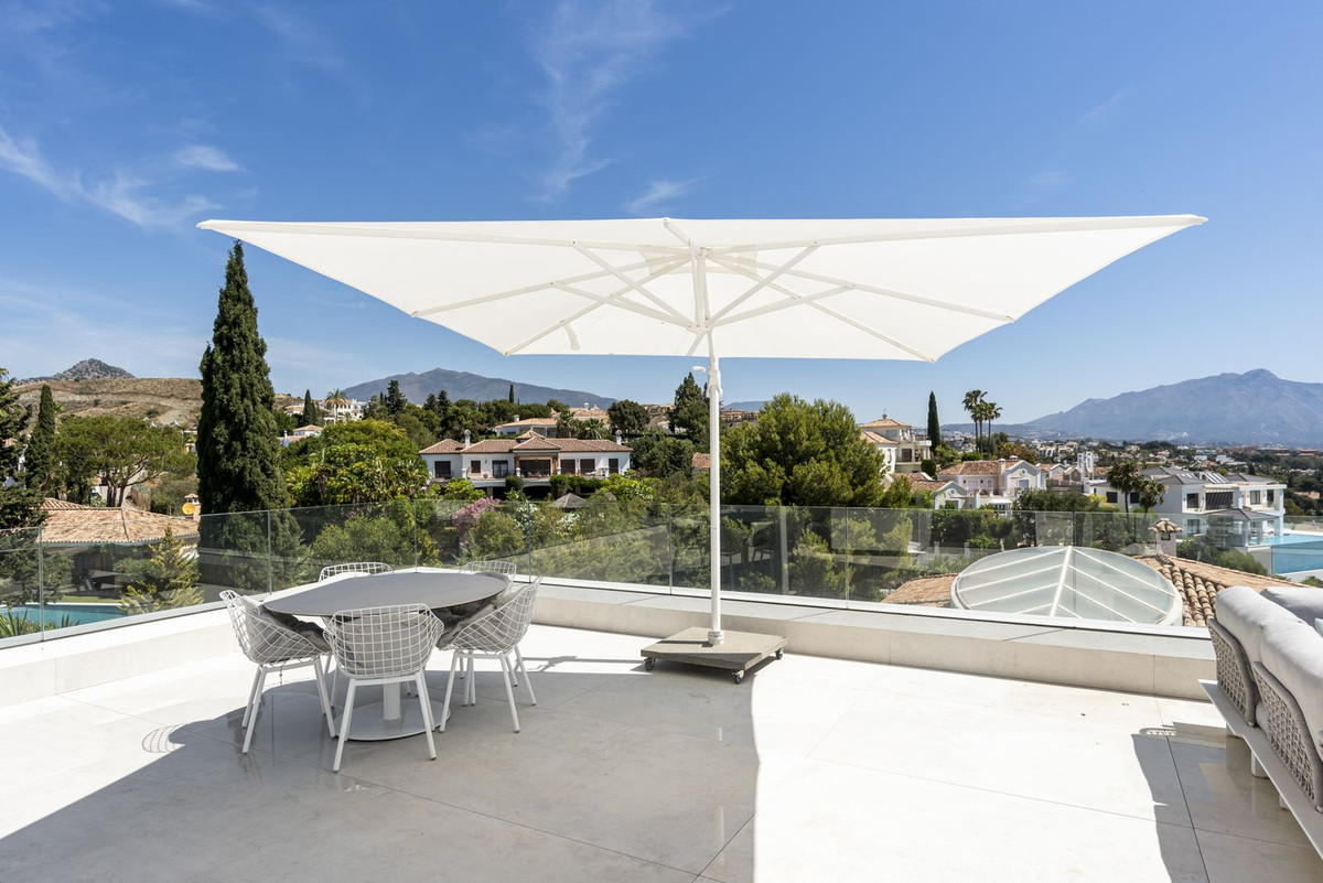 Se vende Villa - Chalet de 6 dormitorios en Costa Del Sol, Málaga, España