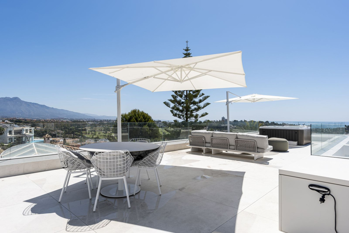 Se vende Villa - Chalet de 6 dormitorios en Costa Del Sol, Málaga, España