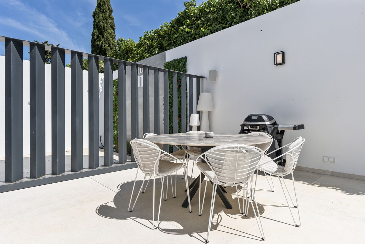 Se vende Villa - Chalet de 6 dormitorios en Costa Del Sol, Málaga, España