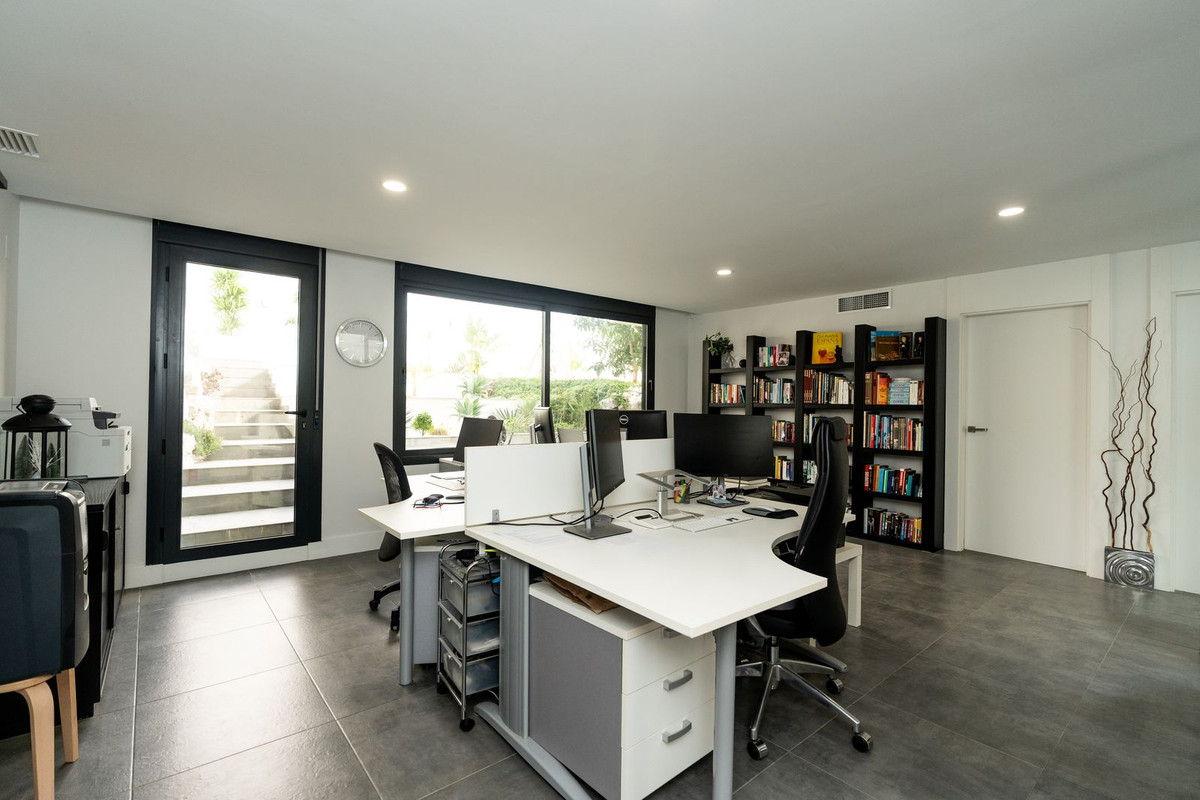 Se vende Villa - Chalet de 3 dormitorios en Costa Del Sol, Málaga, España