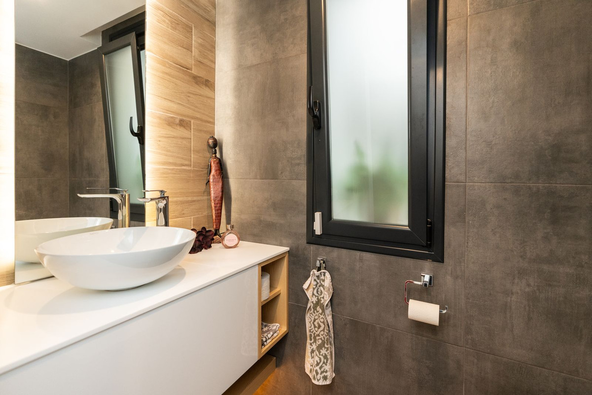 Se vende Villa - Chalet de 3 dormitorios en Costa Del Sol, Málaga, España