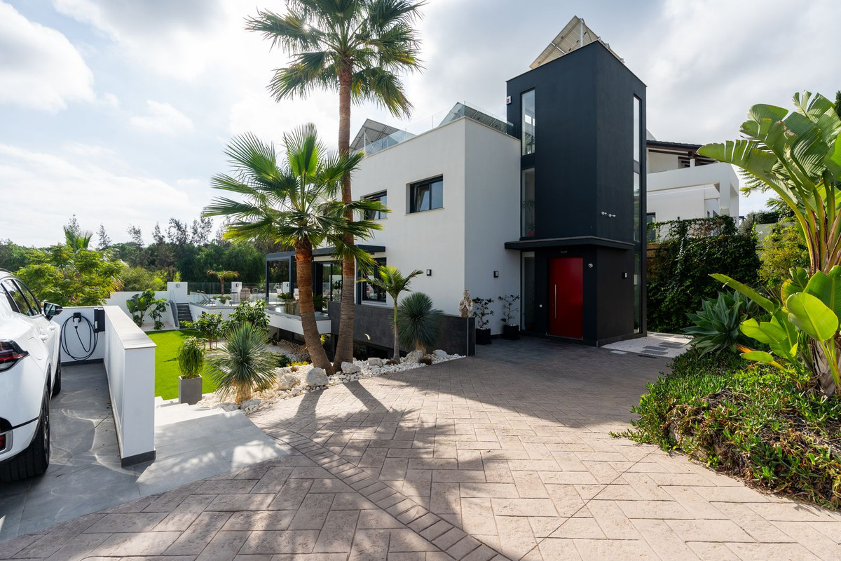 Se vende Villa - Chalet de 3 dormitorios en Costa Del Sol, Málaga, España