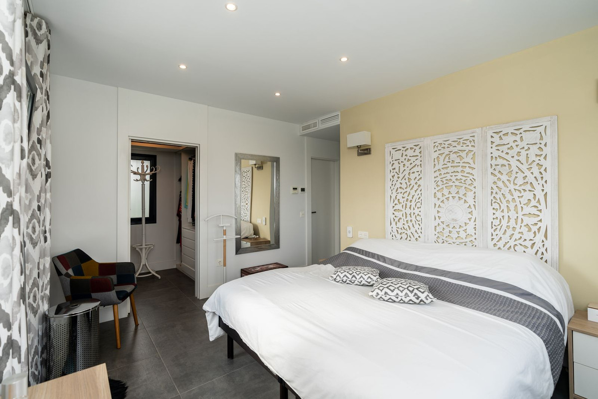 Se vende Villa - Chalet de 3 dormitorios en Costa Del Sol, Málaga, España