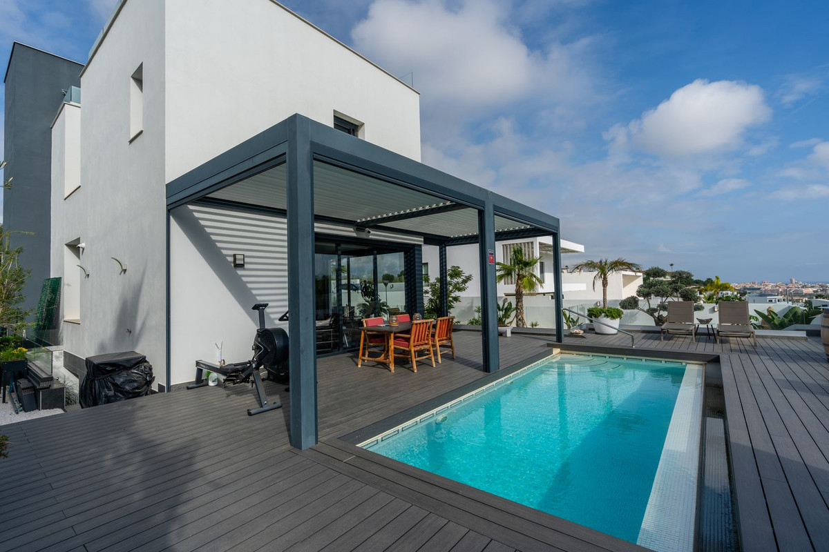 Se vende Villa - Chalet de 3 dormitorios en Costa Del Sol, Málaga, España