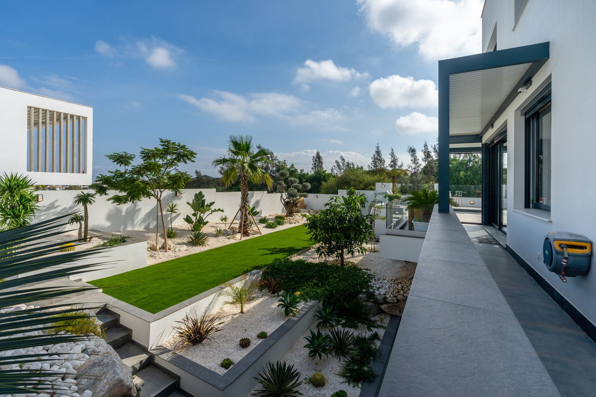 Se vende Villa - Chalet de 3 dormitorios en Costa Del Sol, Málaga, España