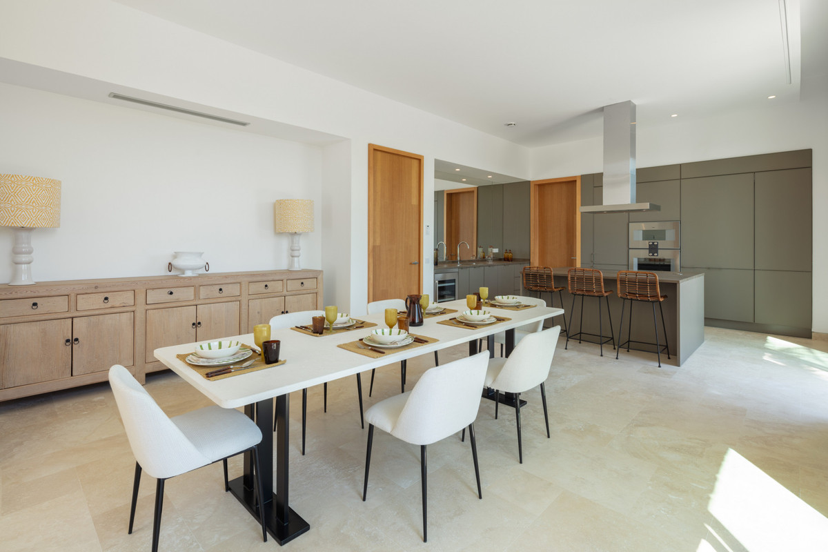 Se vende Villa - Chalet de 6 dormitorios en Costa Del Sol, Málaga, España