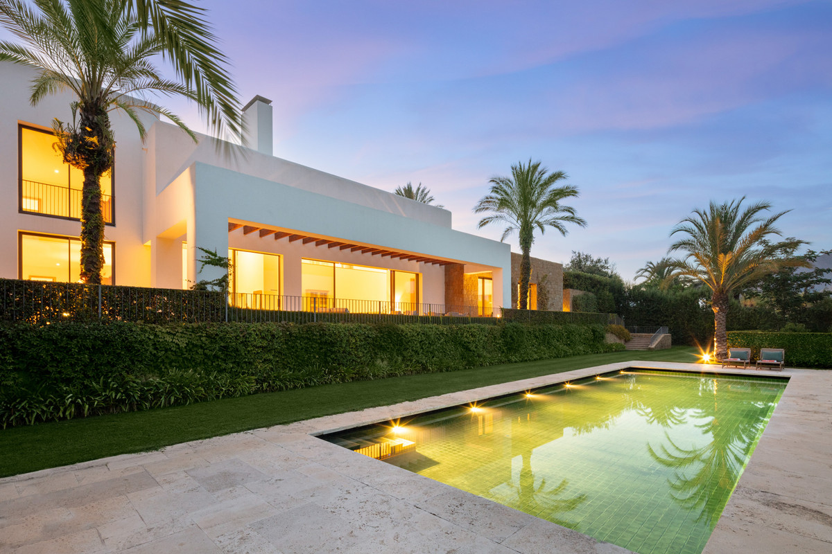 Se vende Villa - Chalet de 6 dormitorios en Costa Del Sol, Málaga, España