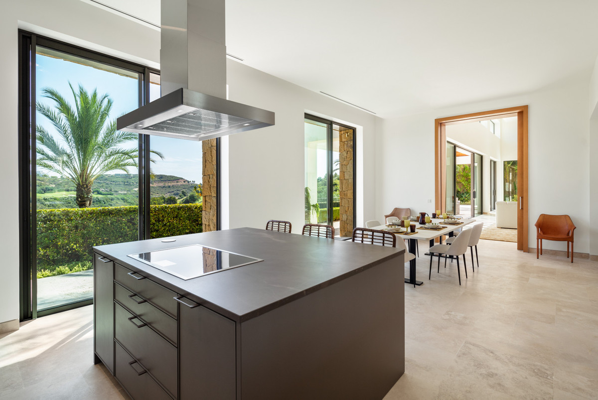 Se vende Villa - Chalet de 6 dormitorios en Costa Del Sol, Málaga, España