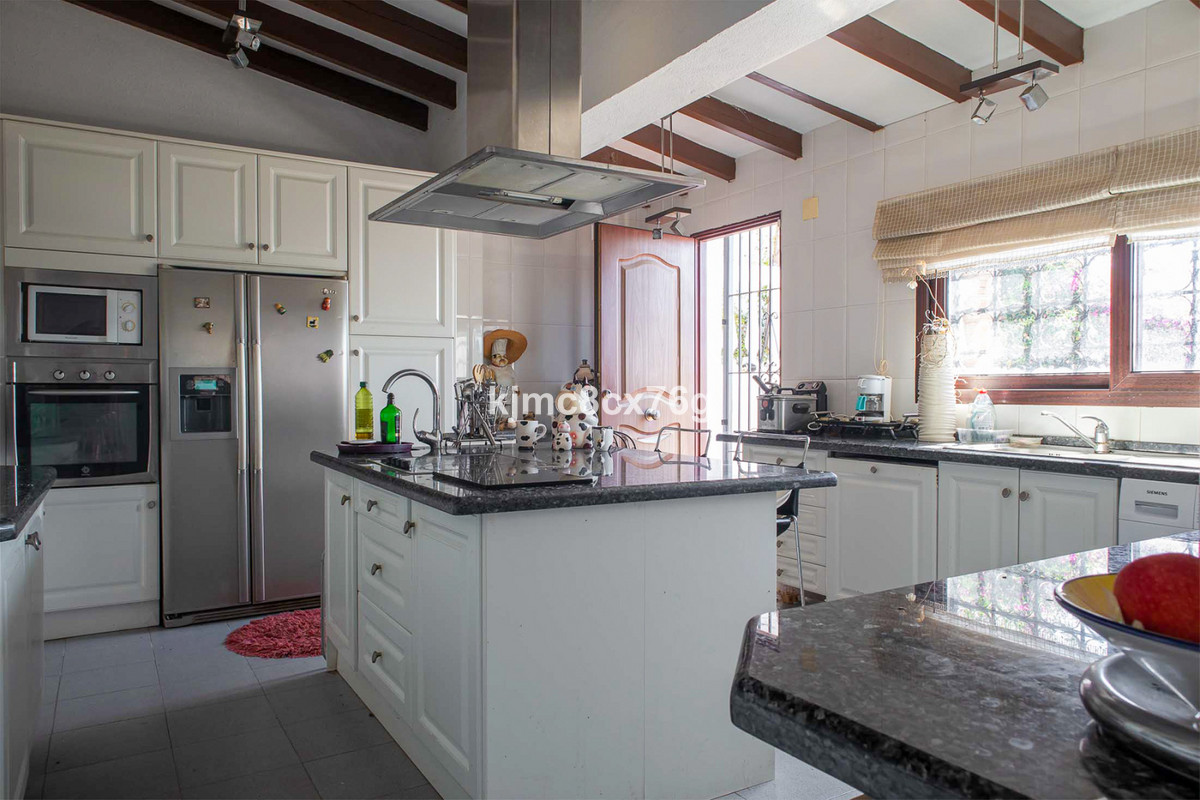 Se vende Villa - Chalet de 4 dormitorios en Costa Del Sol, Málaga, España