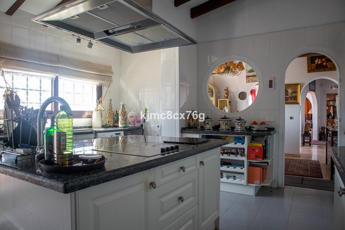 Se vende Villa - Chalet de 4 dormitorios en Costa Del Sol, Málaga, España