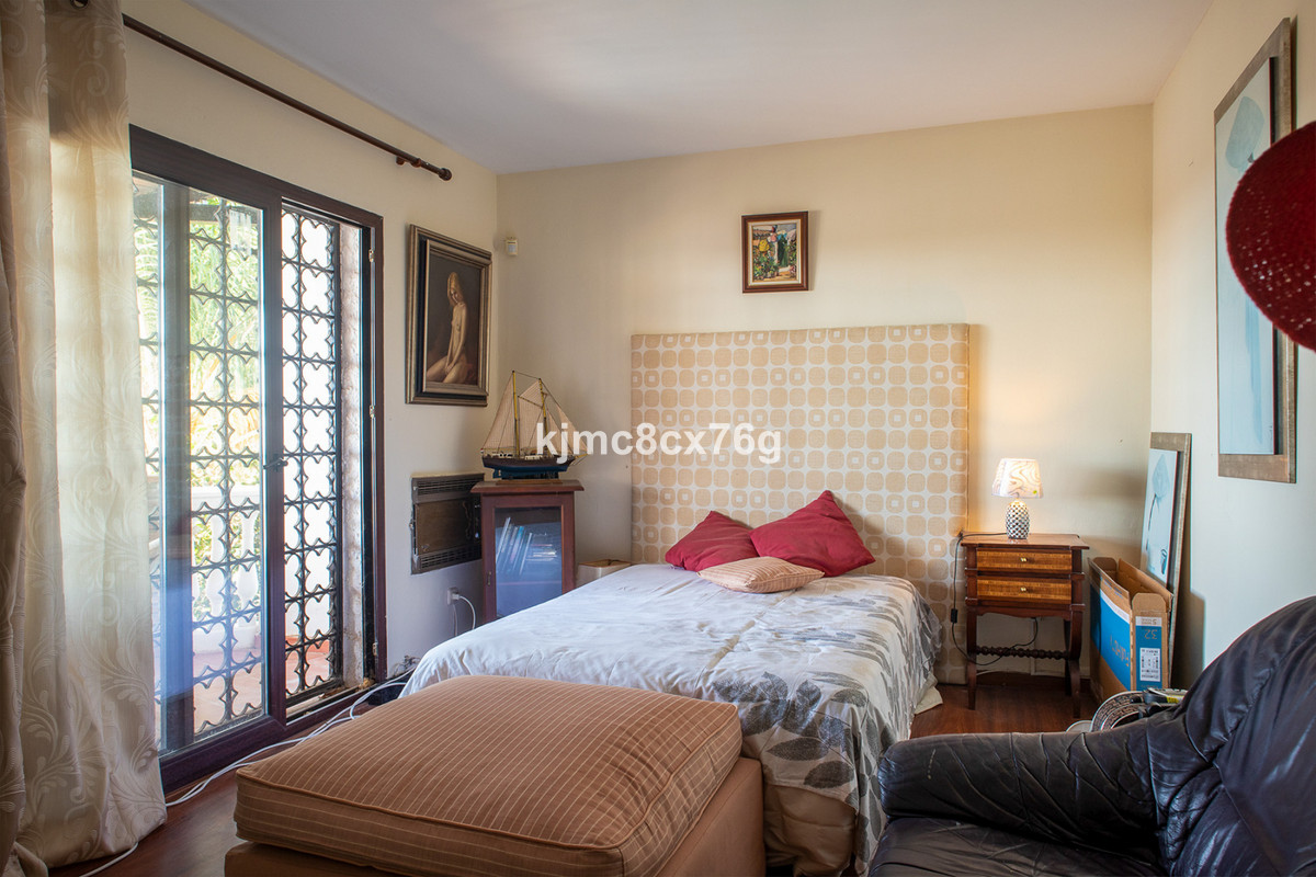 Se vende Villa - Chalet de 4 dormitorios en Costa Del Sol, Málaga, España