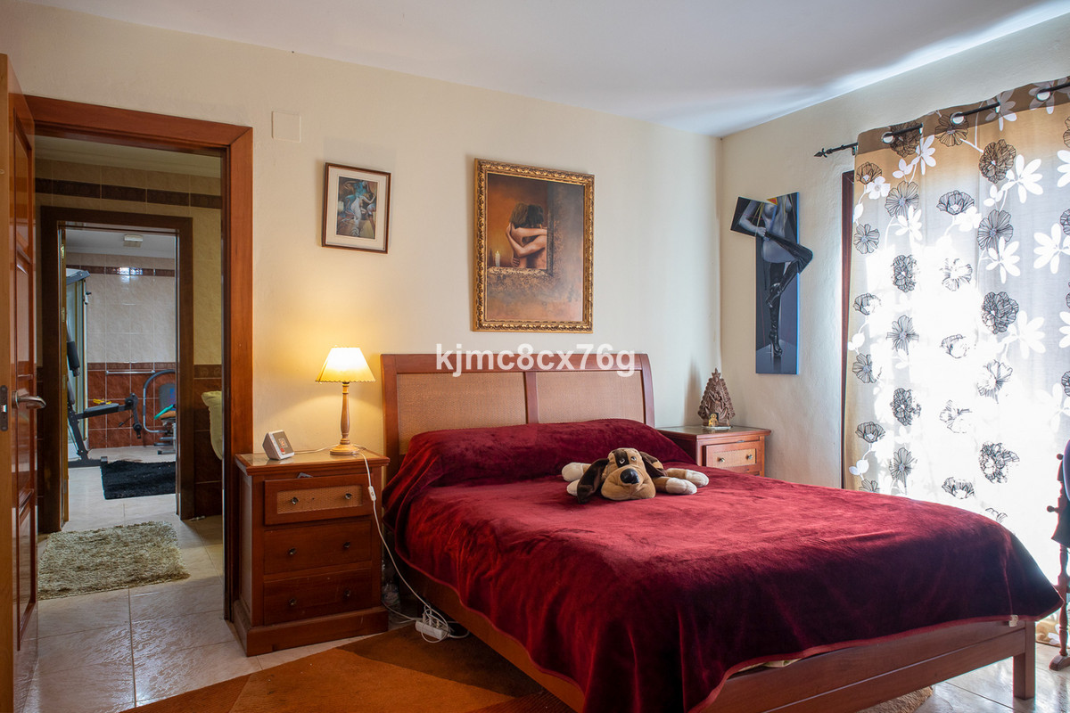 Se vende Villa - Chalet de 4 dormitorios en Costa Del Sol, Málaga, España
