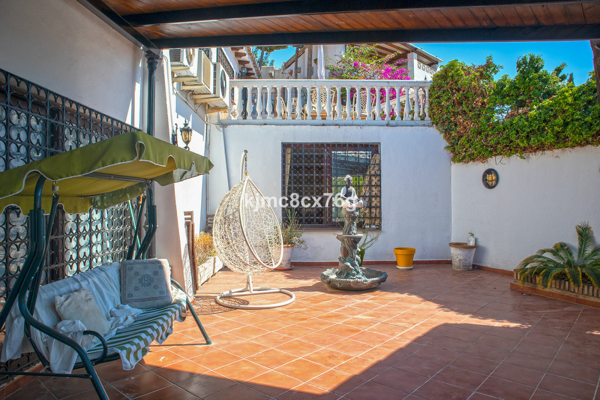 Se vende Villa - Chalet de 4 dormitorios en Costa Del Sol, Málaga, España