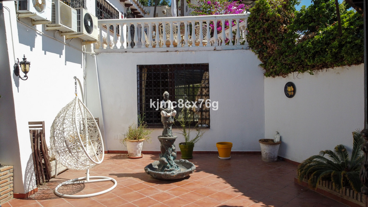 Se vende Villa - Chalet de 4 dormitorios en Costa Del Sol, Málaga, España