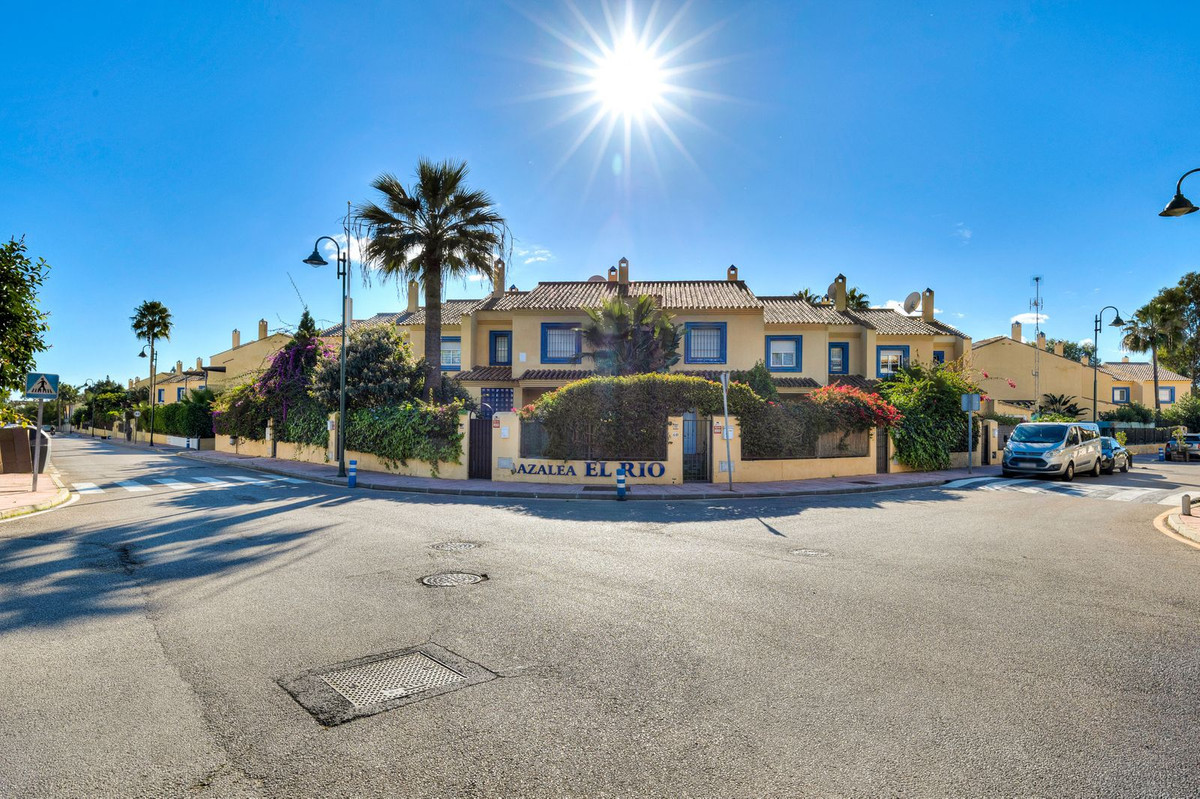 3 Bed Townhouse for sale in San Pedro De Alcántara Costa Del Sol, Málaga, Spain
