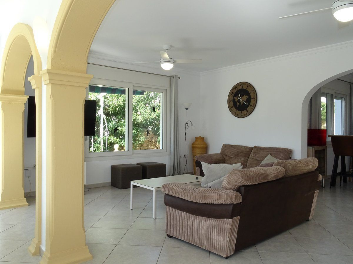 Se vende Villa - Chalet de 3 dormitorios en Costa Blanca, Alicante, España