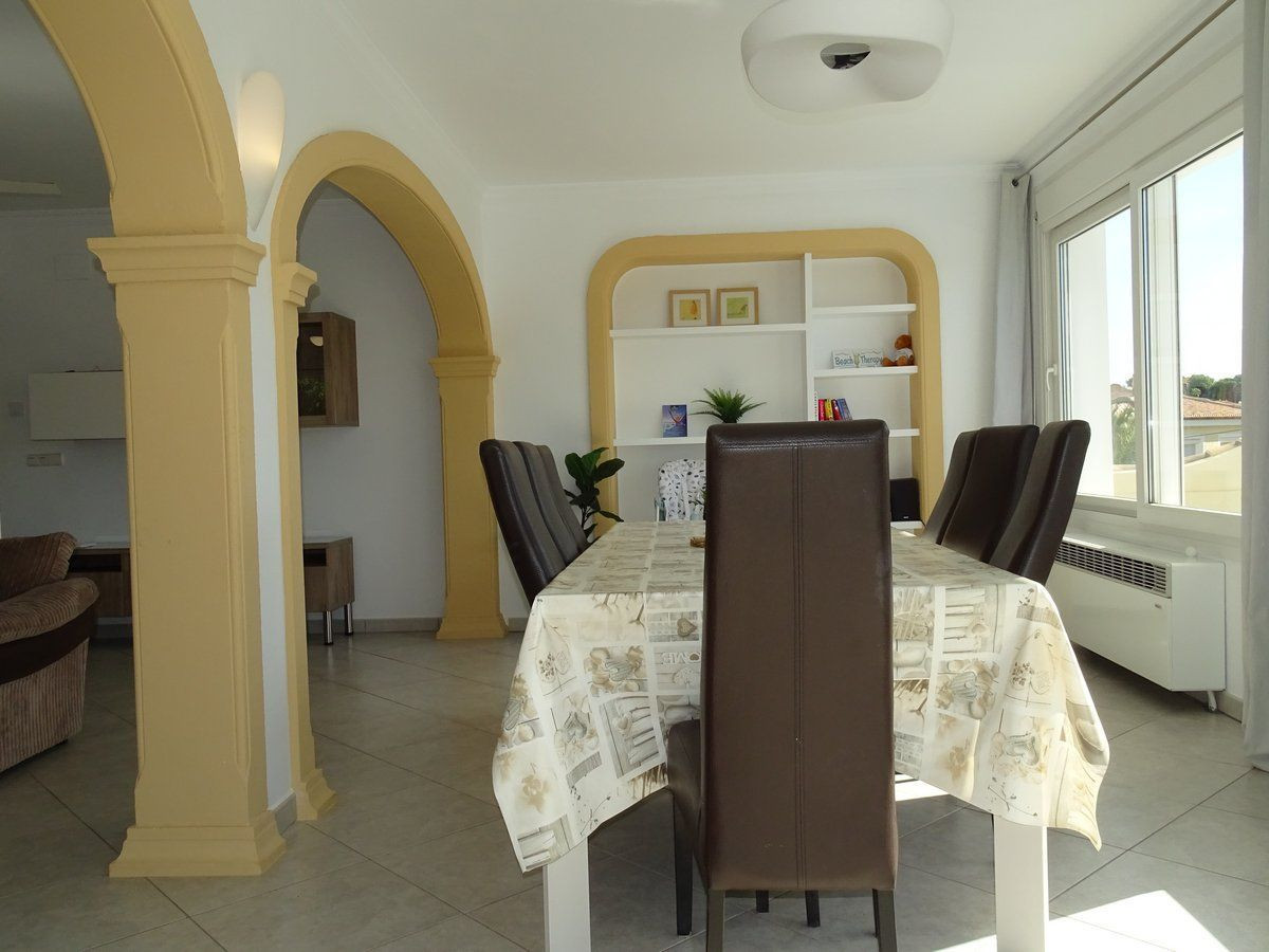 Se vende Villa - Chalet de 3 dormitorios en Costa Blanca, Alicante, España