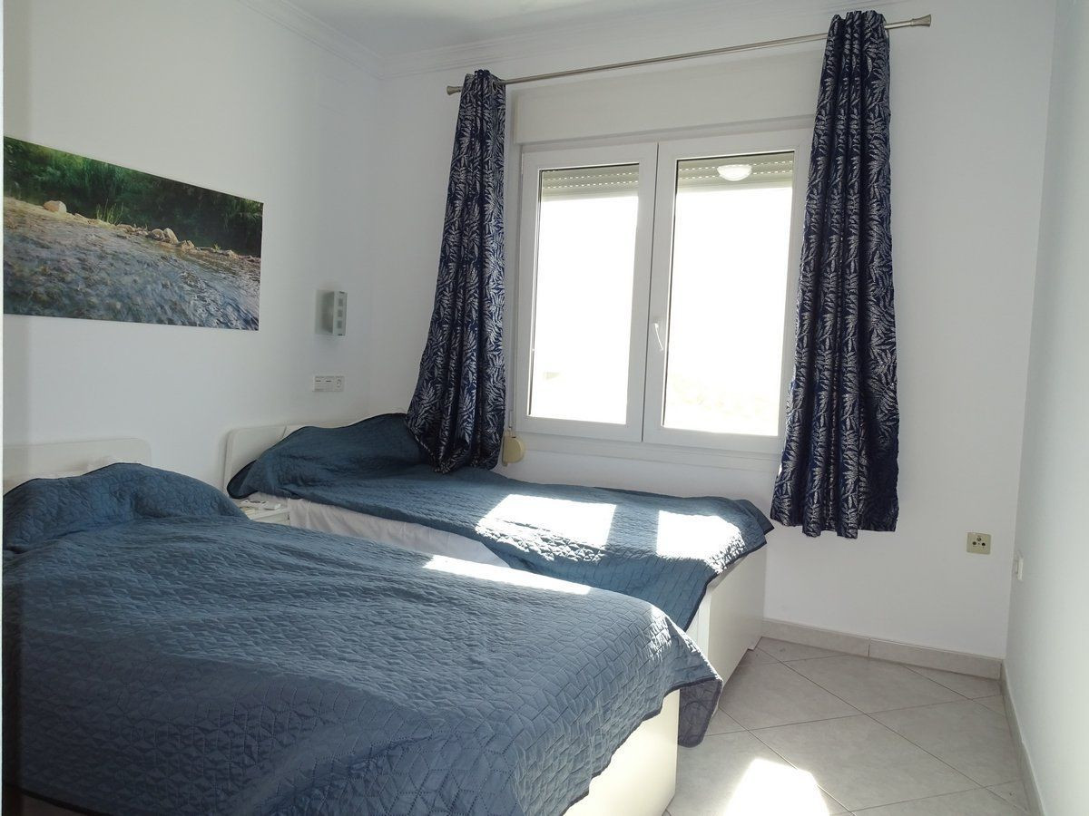 Se vende Villa - Chalet de 3 dormitorios en Costa Blanca, Alicante, España